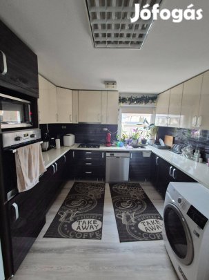 Borbányán 2 ház egy telken eladó