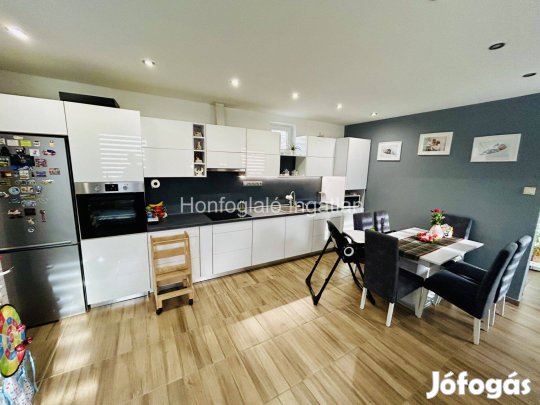 Borbányán, 3 szoba +nappalis ikerház, kedvező áron eladó