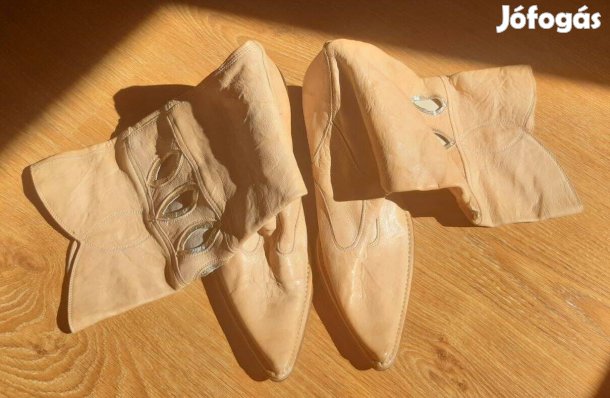 Bőrből készült, kényelmes csizma eladó