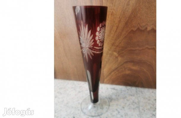 Bordó, csiszolt ólomkristály váza, kehely