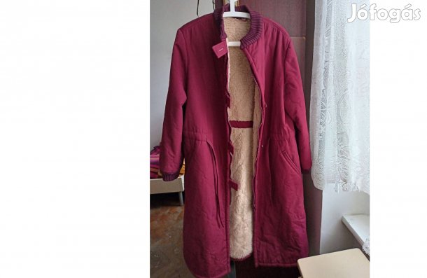 Bordó,bundás, hosszú, de könnyű kabát hidegben,szélben,hóban,fagyban