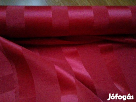 Bordó csíkos sötétítő függöny (155 cm x 225 cm)