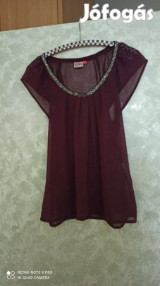 Bordó lenge ujjú elől kövekkel díszített muszlin blúz 38-as