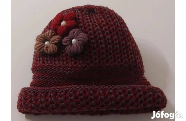 Bordó virágos női sapka