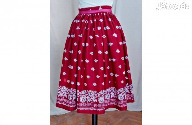 Bordűrös szoknya néptáncra, hagyományőrző rendezvényekre