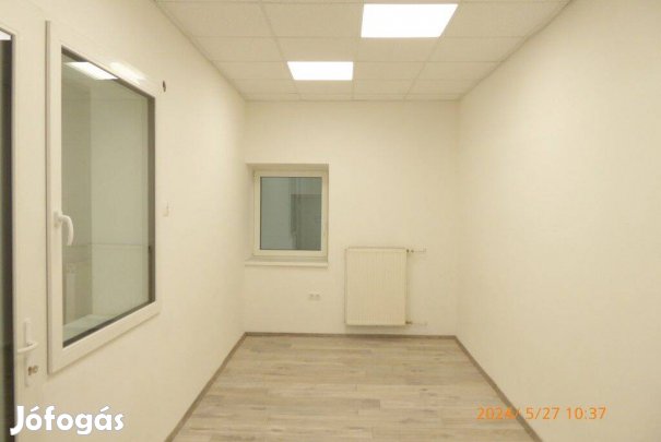 Bőrgyár területén földszinti, 110 m2-es, 4 irodából, mosdóból, konyháb