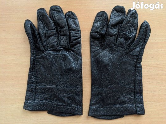 Bőrkesztyű fekete színben