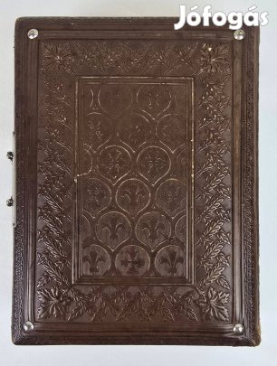 Bőrkötésű antik fotóalbum + 80 db fotó (T:186)