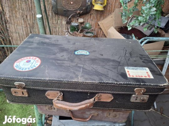 Bőrönd 2000 Ft-ért eladó