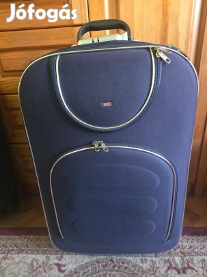 Bőrönd 68x41x25 cm, húzóka hibás