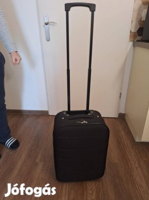 Bőrönd kézi poggyász