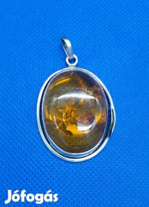 Borostyán medál, nagy ovális ezüst kerettel