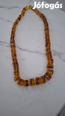 Borostyán nyaklánc