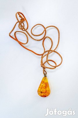 Borostyán nyaklánc