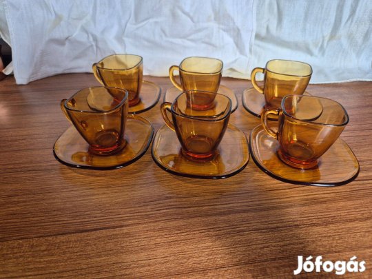 Borostyán színű kávés készlet