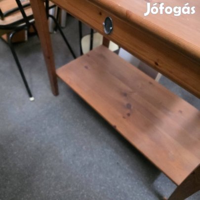 Borovi fenyö asztal fiokos Szép állapotban 