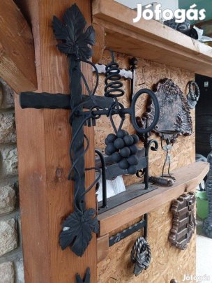 Borozó Pince bór szőlő Reklám Kovácsoltvas Kézműves pincészet cégér