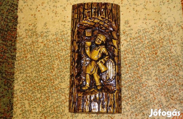 Borozós gipsz, mázas fali dísz