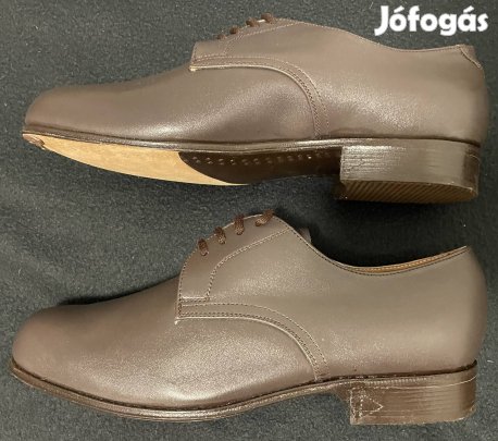 Bőrtalpú cipő (39-es)