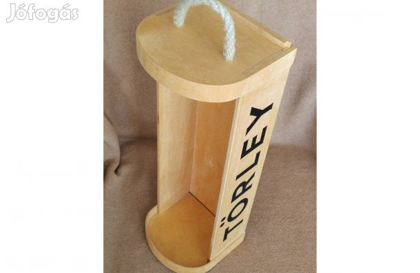 Bortartó fa doboz foganytyúval Törley felirattal