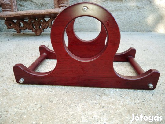 Bortartó mahagóni színü