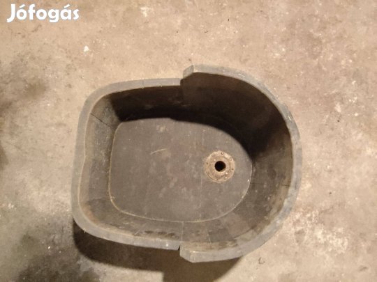 Borvályú eladó a képen látható állapotban postázom is régiségnek