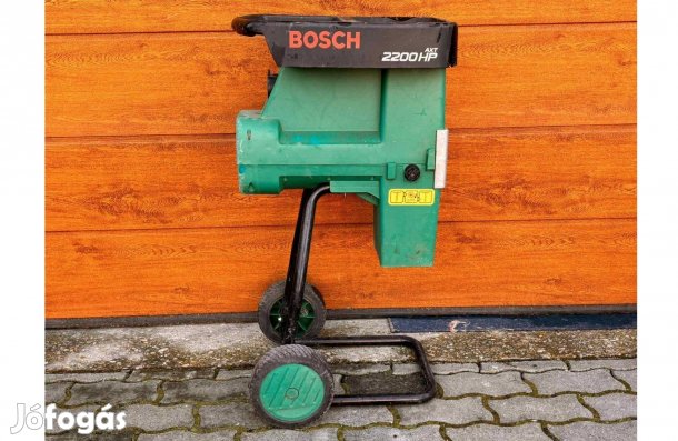 Bosch 2.2kW Behúzóhengeres Csendes Hengerkéses Ágdaráló Ágaprító