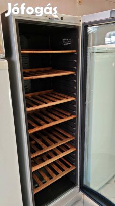 Bosch 402 literes hajlított üvegajtós borhűtő italhűtő eladó