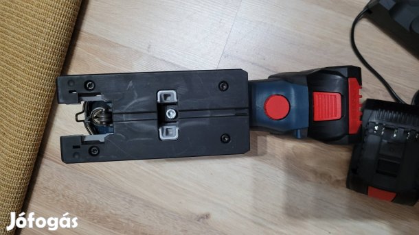 Bosch GST 18V-LI S ipari akkus dekopír töltővel és akksival