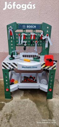 Bosch munkapad szerszámokkal szerelő asztal