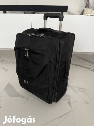 Boss kabin bőrönd, cipzáras, 2 kerekű, fekete színben