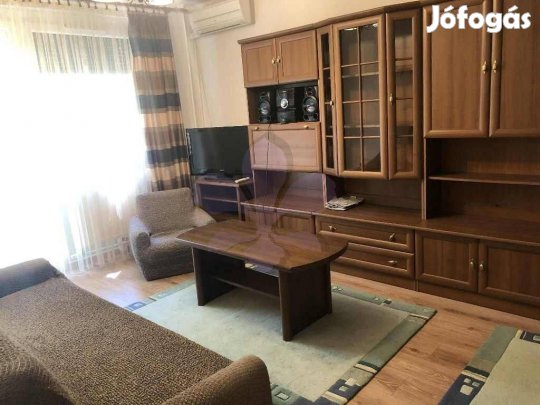 Böszörményi úton lakás kiadó