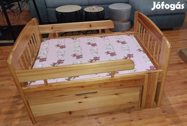 Bővíthető, fenyő gyerekágy ágyneműtartóval