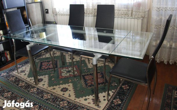 Bővíthető étkezőasztal 6 székkel