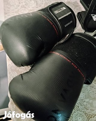 Box kesztyű 8-as méret