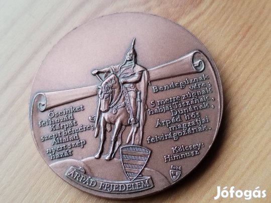 Bozó Gyula éremművész "Árpád Fejedelem" jelzett bronz érem r