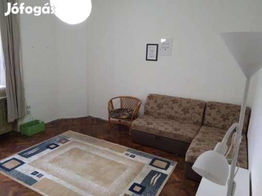Bp. V.ker.Váci utcában eladó lakás