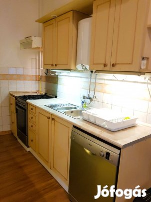 Bp., IX. ker., Tompa utca - Eladó tégla lakás