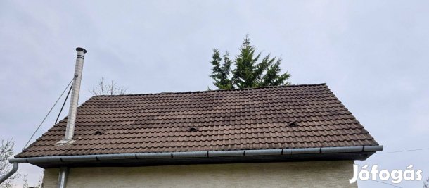 Bramac barna tetőcserép és kiegészítői (szellőző, kúp, szegély) eladó