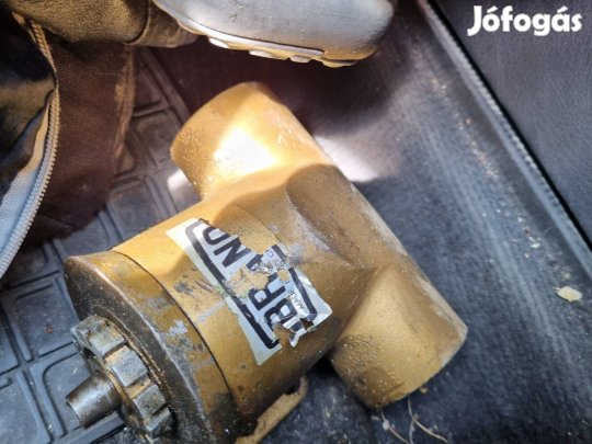 Brano ajto behuzo kar