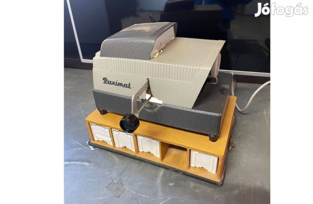 Braun Paximet Elektromos 35 mm Diavetítő