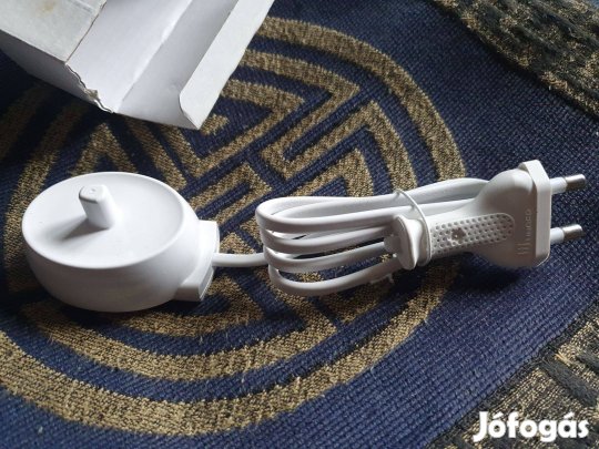 Braun elektromos fogkefe töltő, Oral-B-vel kompatibilis
