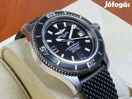 Breitling Superocean 44 fekete színben Lgsw