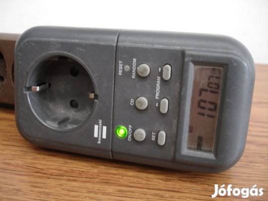 Brennenstuhl HBT 100 digitális időkapcsoló 16A programozható konnektor