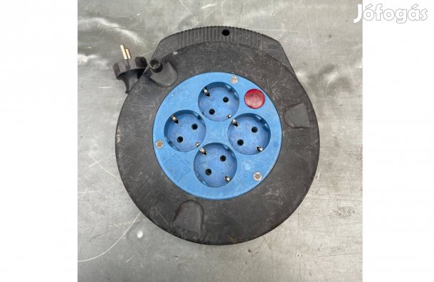 Brennetstuhl 5m Hosszabbító Elosztó