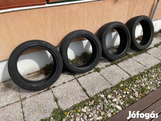Bridgestone Blizzak LM-25V 225/45R19 92V M+S Téligumi szett