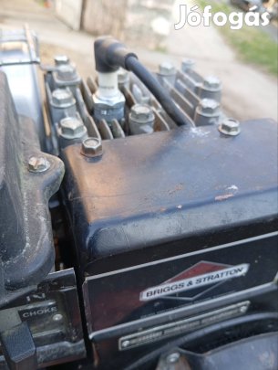 Briggs 5 le rotációs kapa szervizelve előre-hátra menet