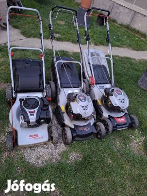 Briggs Stratton motoros fűnyíró eladó középső van meg!