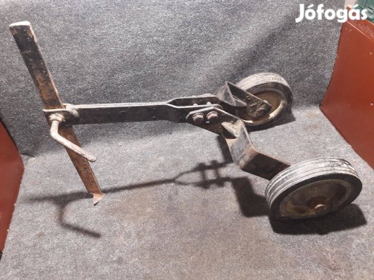 Briggs & Stratton / KF-04 komplett gyári csoroszlya / járókerék szett