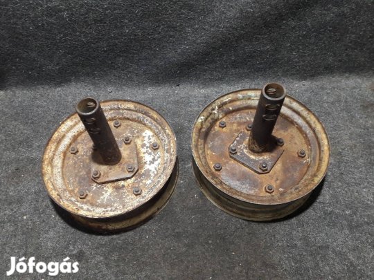 Briggs & Stratton / Robi kapálógép járókerék felni pár